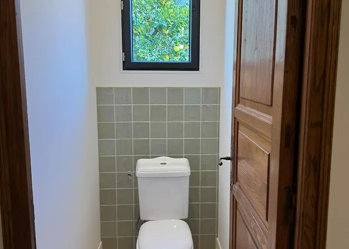Maison Typique Corse En Pleine Nature *